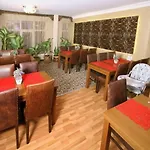 Maya Hotel 3*